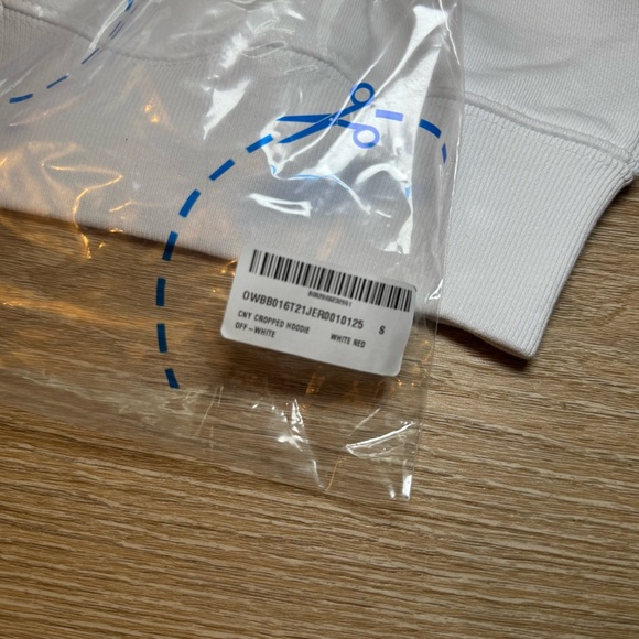 Off-White CNY Cropped Women’s Hoodie - Picture 12 of 12
